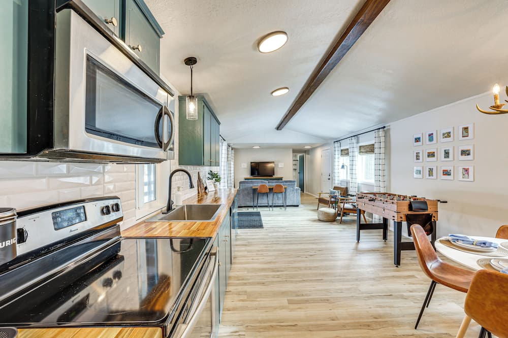 Downtown Cascade Vacation Rental < 1 Mi to Lake! - Cabarton, ID