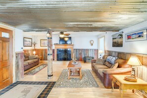 House (6 Bedrooms) | Interior