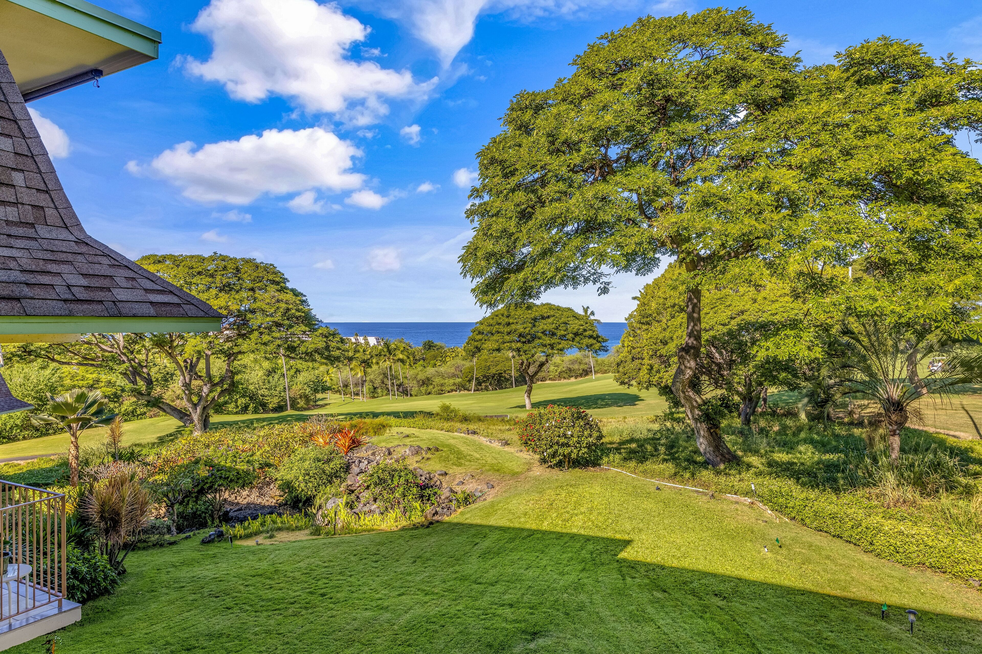 Condo, 2 Bedrooms | Property grounds