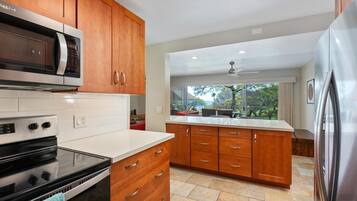 Condo, 2 Bedrooms | Private kitchen | Fridge, oven, coffee/tea maker, toaster