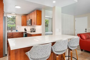 Condo, 2 Bedrooms | Private kitchen | Fridge, oven, stovetop, coffee/tea maker - Big Island Keauhou Akahi 408 2 Bedroom Condo (Kailua-Kona)