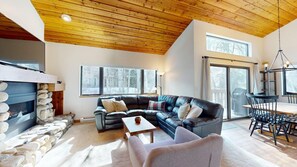 TV, fireplace - Bridgepoint Condo 30-Tranquil Woodland Creek View, Hot tub Onsite (Ketchum)