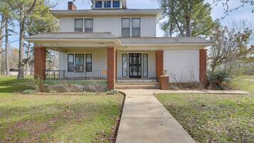 House (5 Bedrooms) | Front of property