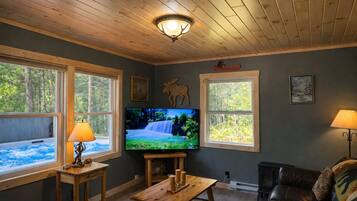 Smart-tv en een open haard