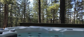 Cozy Up North Getaway w/Hot Tub & Fire-pit, close to Hiking Skiing Snowmobiling!