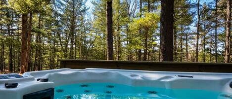 Tina de hidromasaje al aire libre