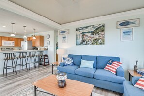 House (3 Bedrooms) | Interior - Walk to Shore: Surfside Beach Home w/ Balcony! (Freeport)