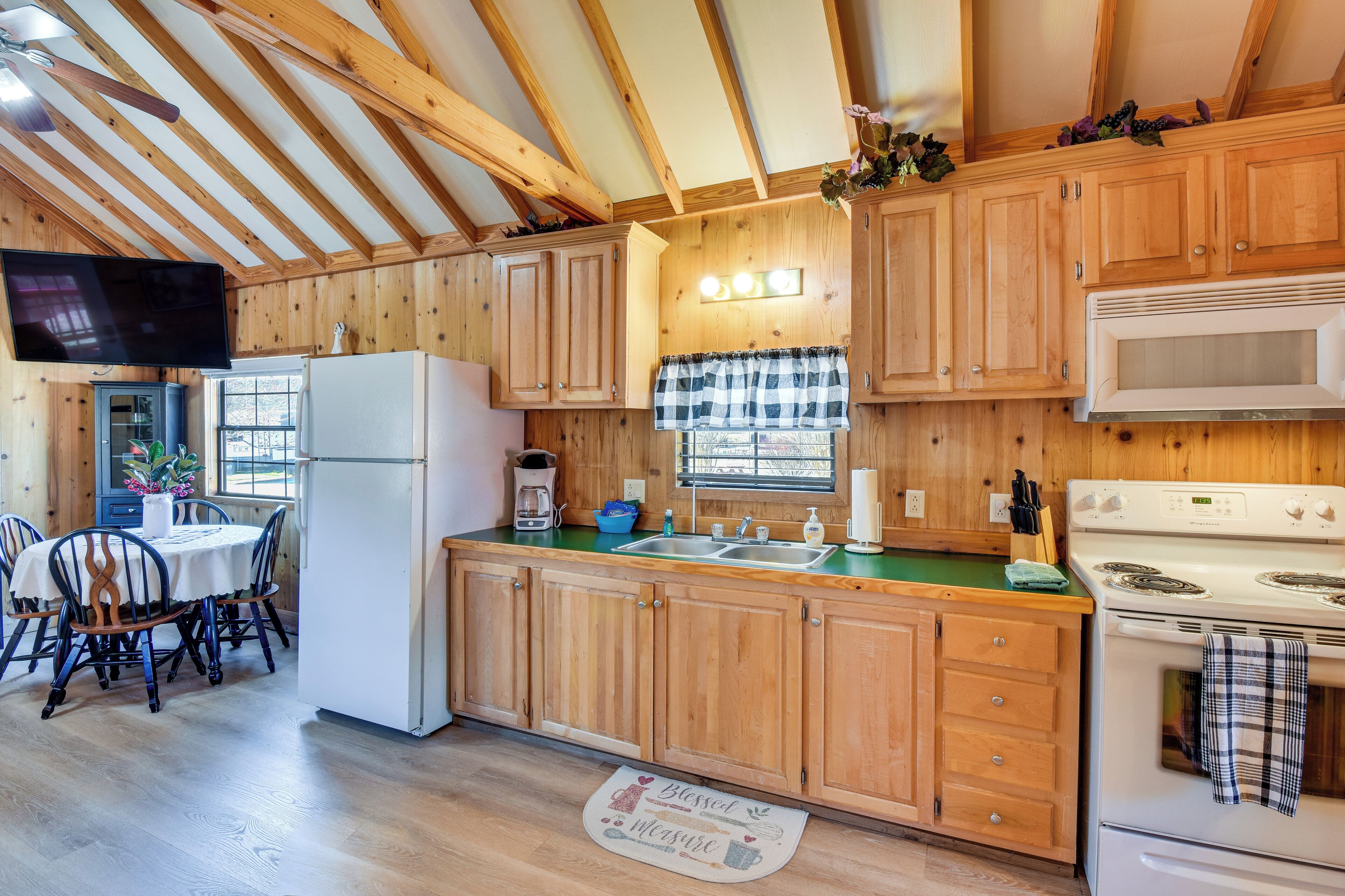 House (2 Bedrooms) | Interior