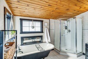 Cottage (2 Bedrooms) | Interior