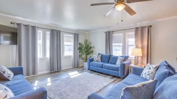 Cottage (2 Bedrooms) | Interior