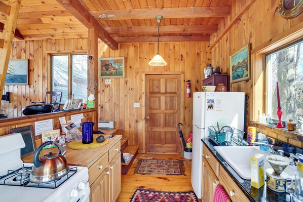 House (1 Bedroom) | Interior - Ski, Sip & Snuggle: Cozy Catskills Gem w/ Views! (Athens)