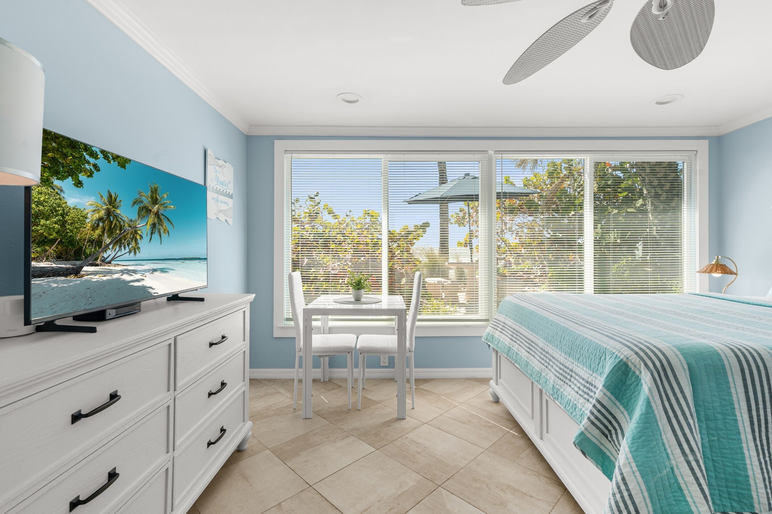 Studio | Laptop workspace, iron/ironing board, free WiFi