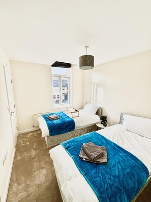 House | 3 bedrooms, iron/ironing board, free WiFi, bed sheets - Remarkable 3-bed House in Reading (Reading)