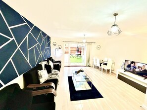 House | Interior - Remarkable 3-bed House in Reading (Reading)