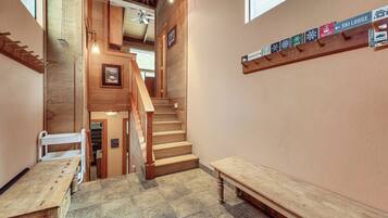 Apartment (2 Bedrooms) | Bahagian dalam