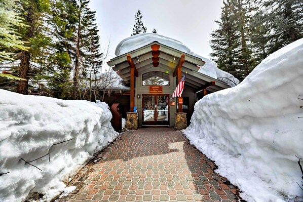 Apartment (2 Bedrooms) | Interior - Northstar Resort Condo w/ Hot Tub, Shuttle Access! (Truckee)