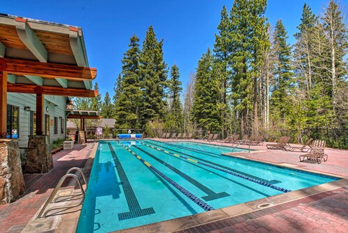 Northstar Resort Condo w/ Hot Tub, Shuttle Access!