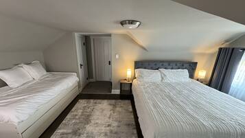 4 kamar tidur, meja kerja, dan ruang kerja ramah laptop