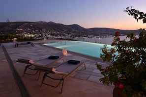 Pool - Impeccable 6-bed Villa in Paros - Villa Delion (Paros)