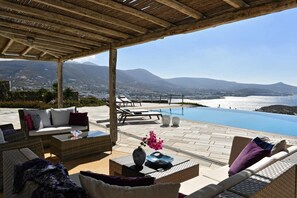 Villa | Property grounds - Impeccable 6-bed Villa in Paros - Villa Delion (Paros)