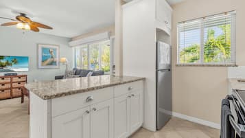 Condo, 1 Bedroom | Interior