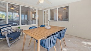 Condo, 1 phòng ngủ | Khu ăn uống