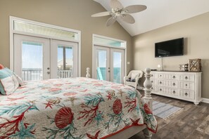 House, 3 Bedrooms | 3 bedrooms, free WiFi - Lazy Daze Beach House - 105 Strand Ct 3 Bedroom Home by RedAwning (Dauphin Island)