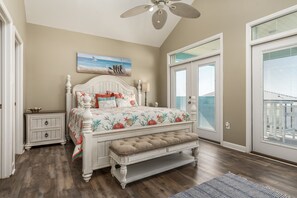 House, 3 Bedrooms | 3 bedrooms, free WiFi - Lazy Daze Beach House - 105 Strand Ct 3 Bedroom Home by RedAwning (Dauphin Island)