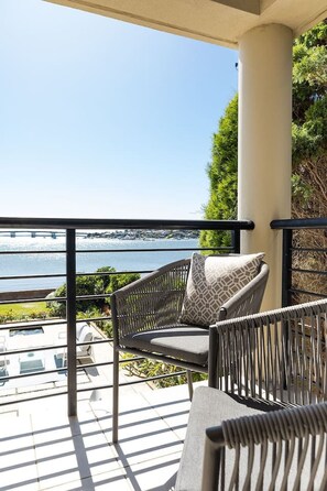 Property grounds - Panoramic views, 5-bedroom waterfront (Sylvania)