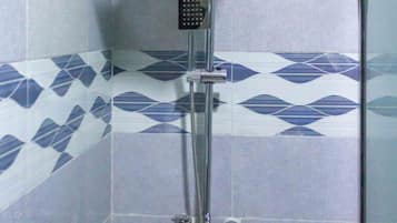 Jetted bath, hair dryer, towels, soap