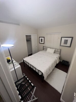 4 bedrooms, WiFi, bed sheets
