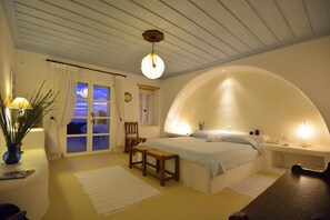 5 bedrooms, free WiFi, bed sheets - Immaculate 5-bed Villa in Klouvas - Villa Alkmini (Mykonos)