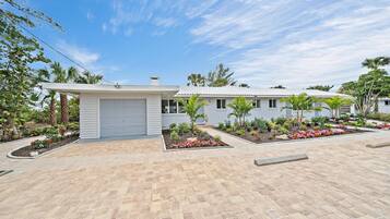 Condo, 1 Bedroom | Exterior