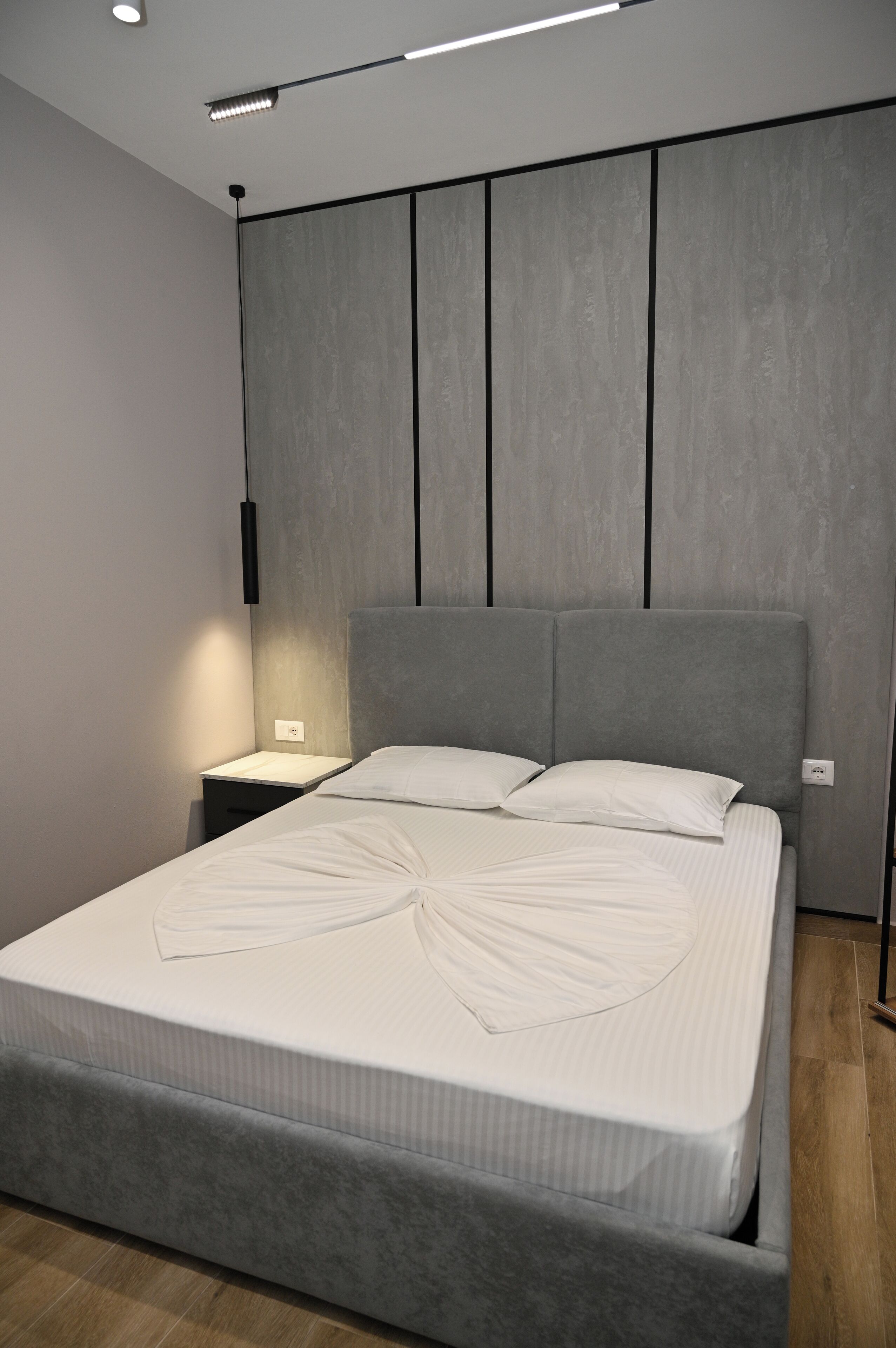 Desk, bed sheets