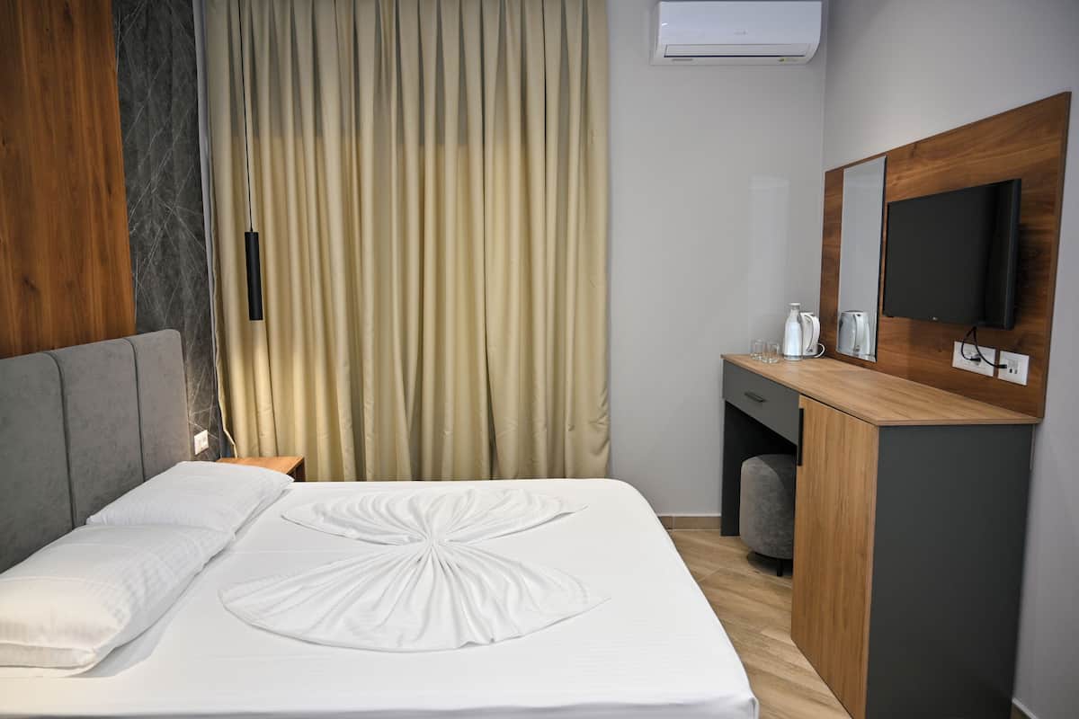 Desk, bed sheets