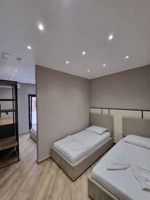 Bureau, draps fournis