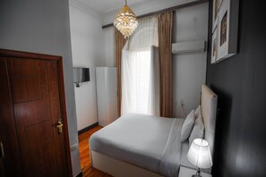 Deluxe Double Room | Free WiFi - The Square Boutique Hotel (Cairo)