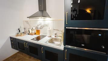 Căn hộ Superior | Bếp riêng | Tủ lạnh nhỏ, ấm điện, dụng cụ nấu nướng/bát dĩa/dao nĩa