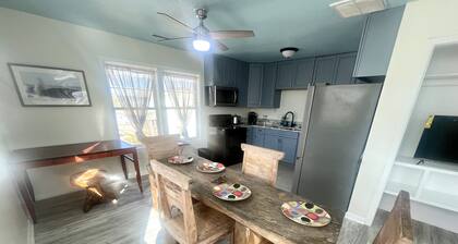 BOARDING STATION - 1 Bedroom Apt, Sound View, W.D, WiFi & Recreation Package.