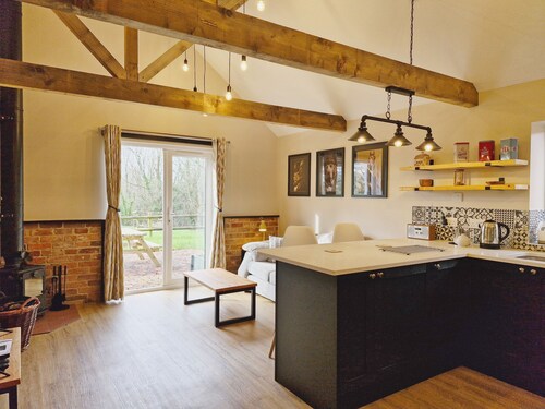 The Stables, Wickham -  a barn conversion that sleeps 2 guests  in 1 bedroom