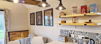 The Stables, Wickham - a barn conversion that sleeps 2 guests in 1 bedroom