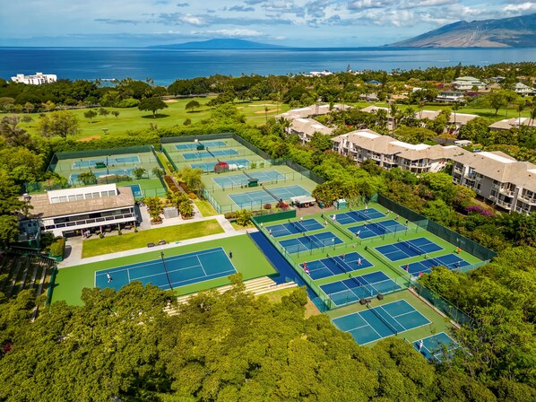 Sport court - Outstanding Wailea 3 bed/2 ba Grand Champion #94 - big lanai and ocean views (Wailea)