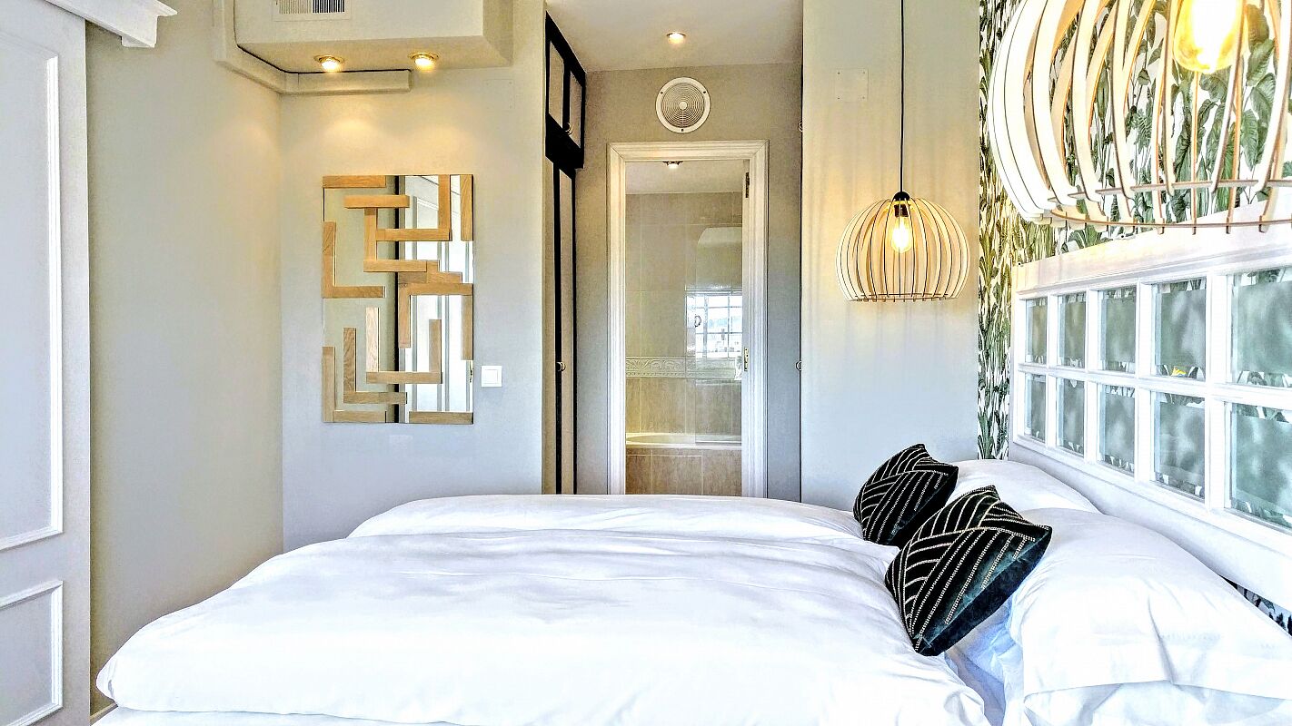 3 bedrooms, desk, iron/ironing board, Internet