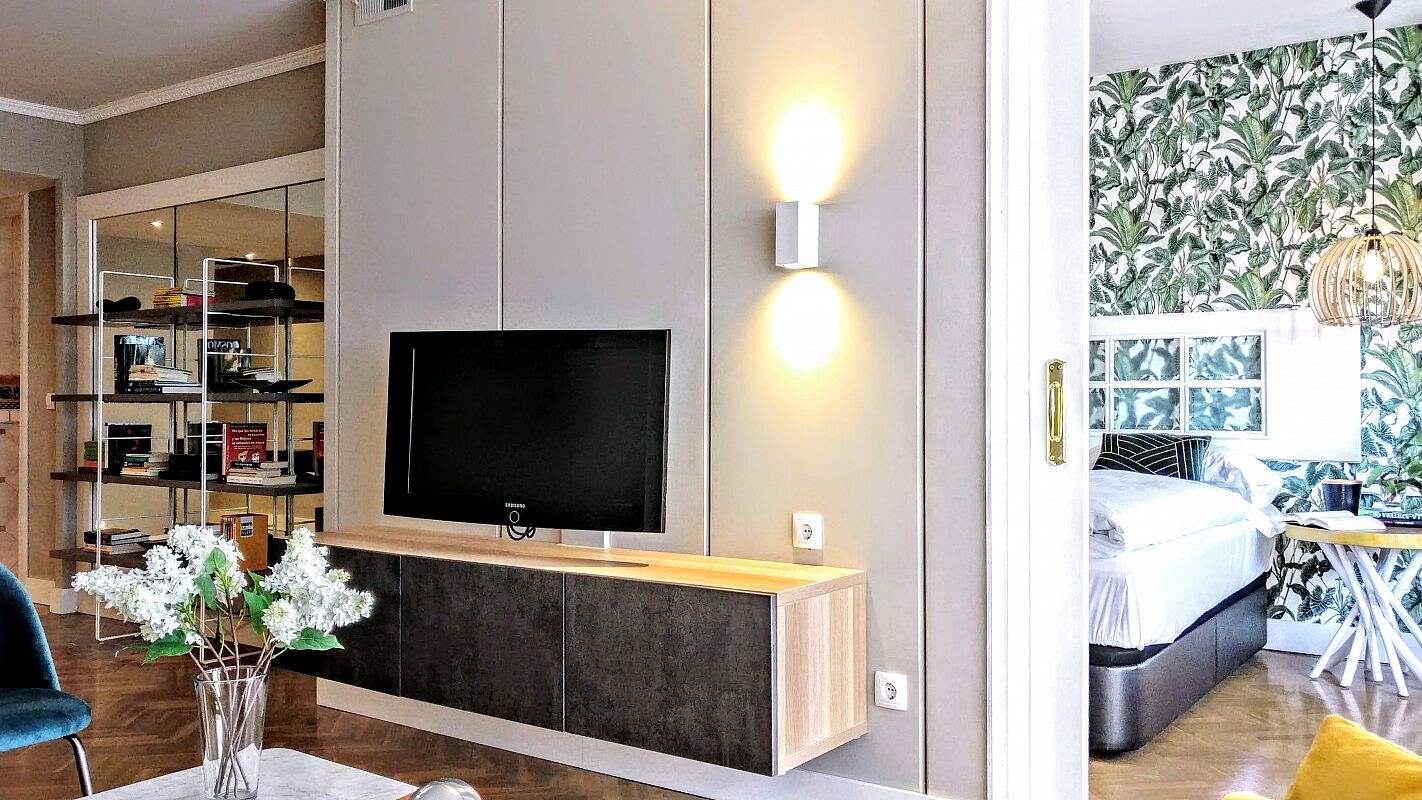 3 soverom, skrivebord, strykejern/-brett og internettilgang