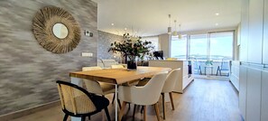 Dining - 3BR Luxury high floor & Terrace near L'illa - Max (Barcelona)