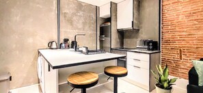 Kjøleskap, mikrobølgeovn, ovn og oppvaskmaskin