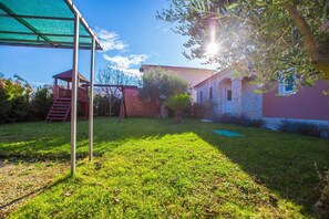 Property grounds - Beautiful Villa with Private Pool (Kastelir)