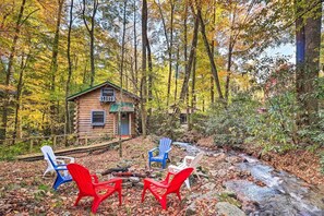 Property grounds - Creekside Bliss/Private Hot Tub/Flowing Stream on Property/Fire Pit (Maggie Valley)