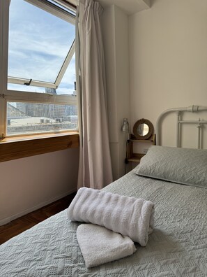 2 soveværelser, skrivebord, strygejern/strygebræt, gratis Wi-Fi