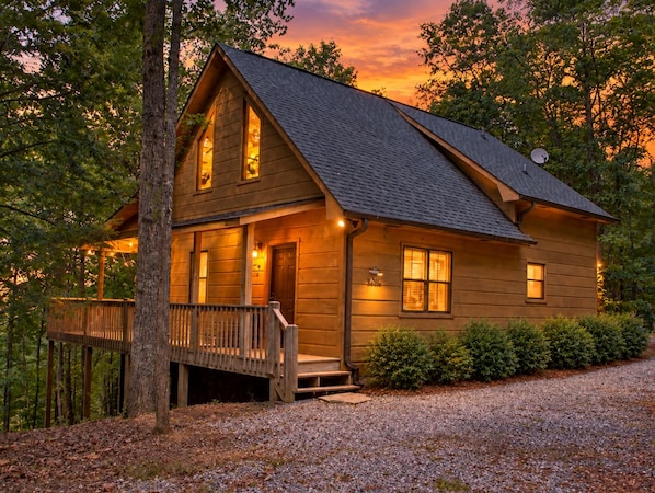 Bucksnort Lodge Exterior